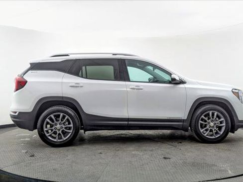 Used 2023 GMC Terrain SLT image 8
