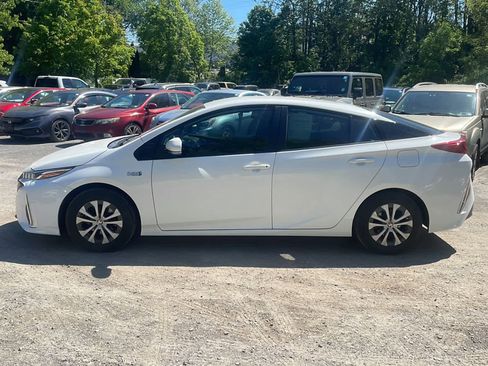 Used 2021 Toyota Prius Prime LE w/ Carpet Mat Package (TMS) FWD image 5