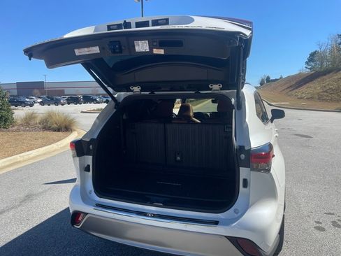 Used 2022 Toyota Highlander Platinum image 24