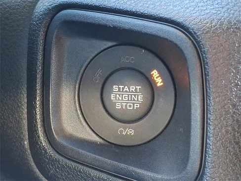 Used 2024 Jeep Wrangler Unlimited image 25