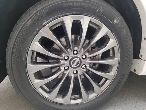 Used 2022 Nissan Armada Platinum w/ Captain's Chairs Package RWD image 31