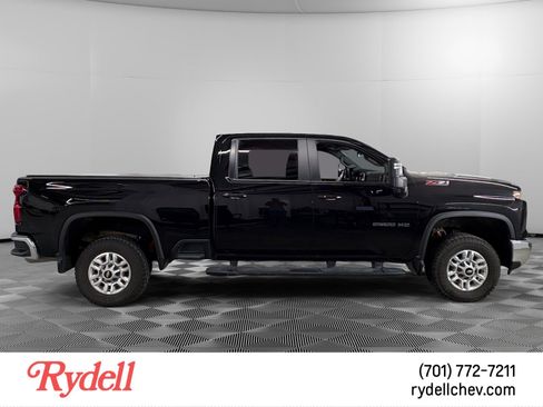 Used 2024 Chevrolet Silverado 2500 LT w/ Safety Package AWD/4WD image 6