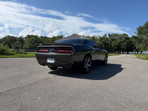 Used 2019 Dodge Challenger SXT RWD image 5