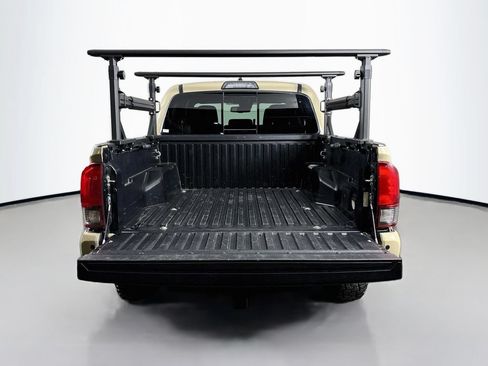 Used 2019 Toyota Tacoma TRD Off-Road w/ Technology Package AWD/4WD image 26