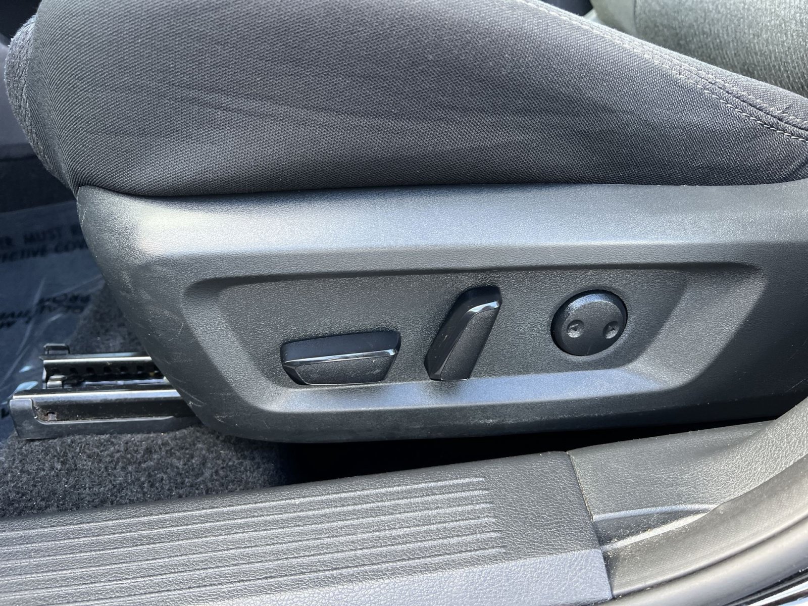 Used 2024 Nissan Rogue SV AWD/4WD image 14