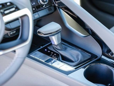 New 2025 Hyundai Elantra SEL FWD image 23