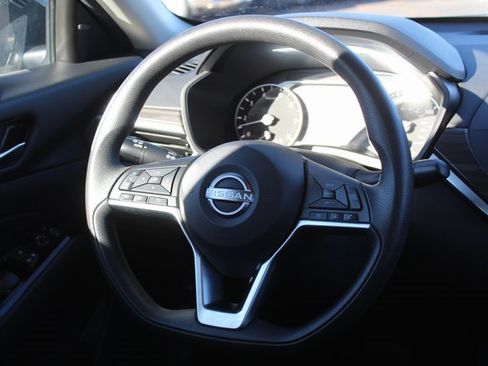 Used 2023 Nissan Altima 2.5 SV image 18