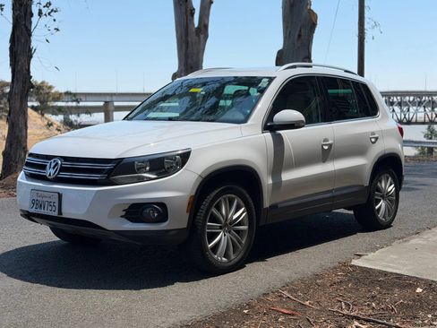 Used 2014 Volkswagen Tiguan SE FWD image 17