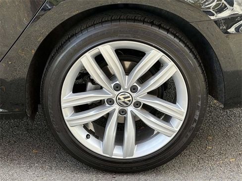 Used 2019 Volkswagen Passat 2.0T Wolfsburg image 31