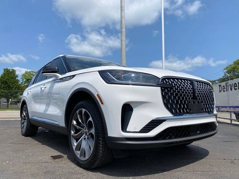 Used 2025 Lincoln Aviator Reserve w/ Illumination Package AWD/4WD image 36