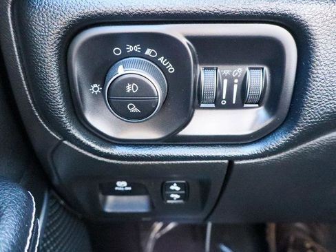 Used 2020 RAM 1500 Laramie image 19