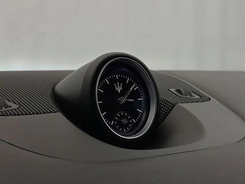 Used 2021 Maserati Levante S AWD/4WD image 27