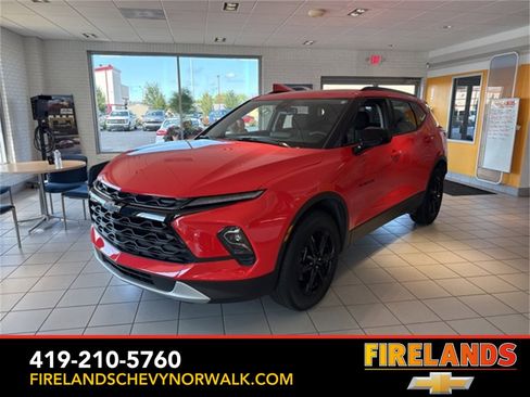 New 2025 Chevrolet Blazer LT w/ Convenience Package image 1