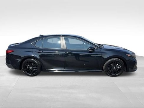 Used 2026 Toyota Camry SE FWD image 6