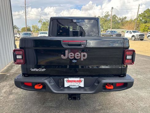 New 2025 Jeep Gladiator Mojave w/ Convenience Group image 5