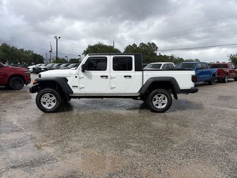 Used 2024 Jeep Gladiator Sport AWD/4WD image 3