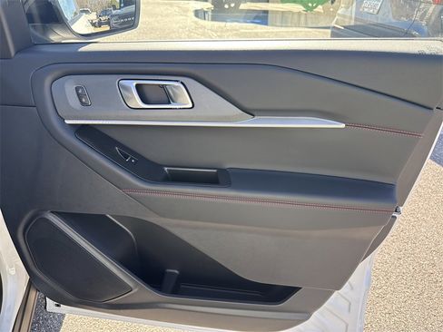 New 2026 Ford Explorer ST-Line w/ ST-Line Street Pack image 15