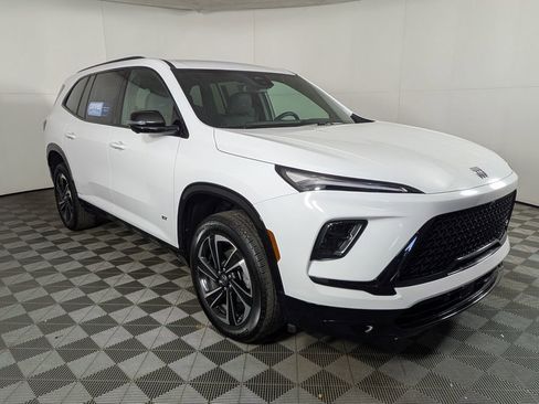 Certified 2025 Buick Enclave Sport Touring image 5