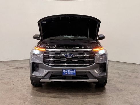 New 2026 Ford Explorer Active AWD/4WD image 4