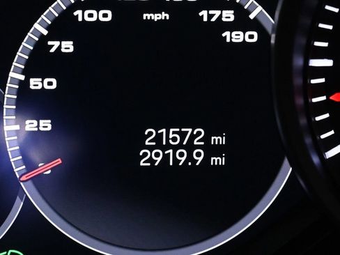 Certified 2023 Porsche Panamera Platinum Edition image 14