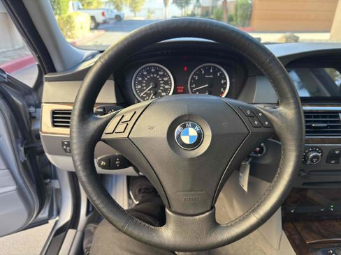 Used 2006 BMW 530xi Wagon image 45