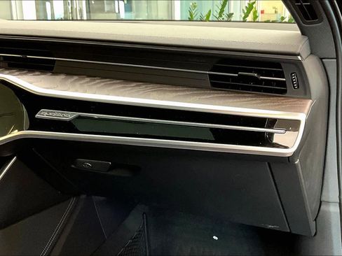 Used 2023 Audi A6 Premium Plus w/ Premium Plus Package image 18