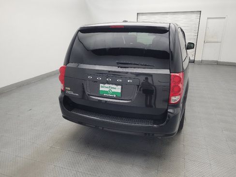 Used 2018 Dodge Grand Caravan SE FWD image 7