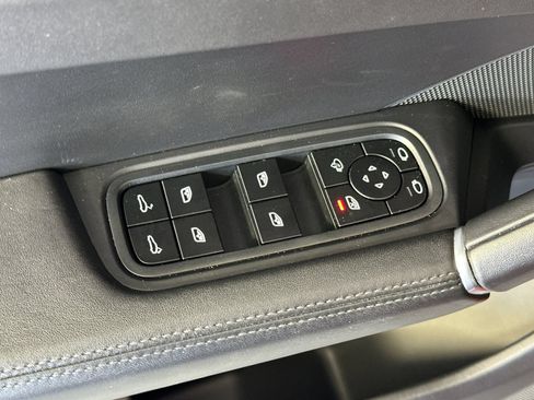 Certified 2023 Porsche Cayenne AWD/4WD image 13