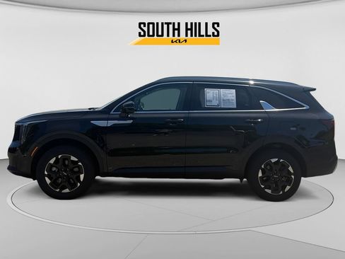 Certified 2025 Kia Sorento S AWD/4WD image 2