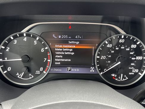 Used 2024 Nissan Titan SV w/ SV Convenience Package image 21