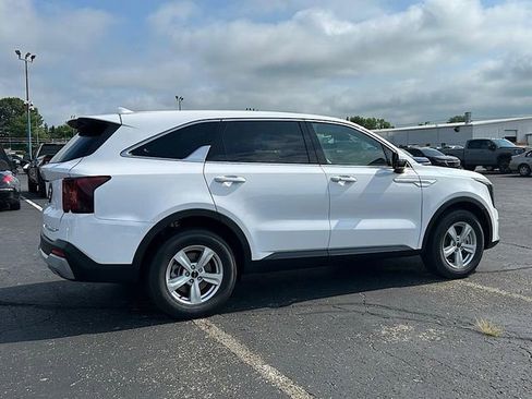 New 2025 Kia Sorento LX image 5