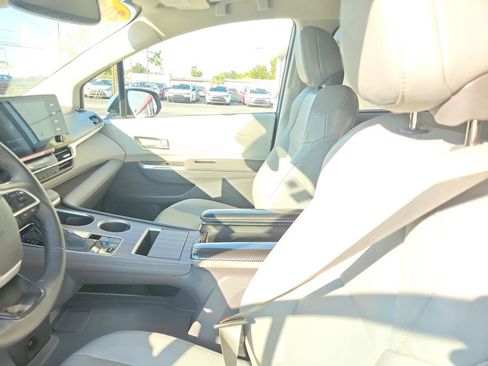 Used 2024 Toyota Sienna XLE image 18