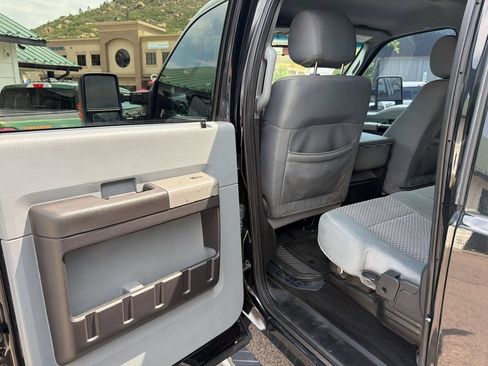 Used 2016 Ford F250 XLT w/ XLT Interior Package AWD/4WD image 12