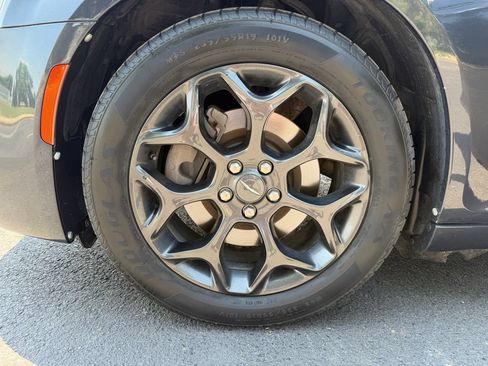 Used 2019 Chrysler 300 S AWD/4WD image 28