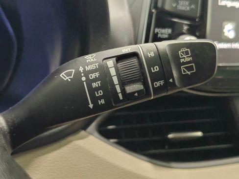 Used 2020 Hyundai Elantra GT FWD image 32