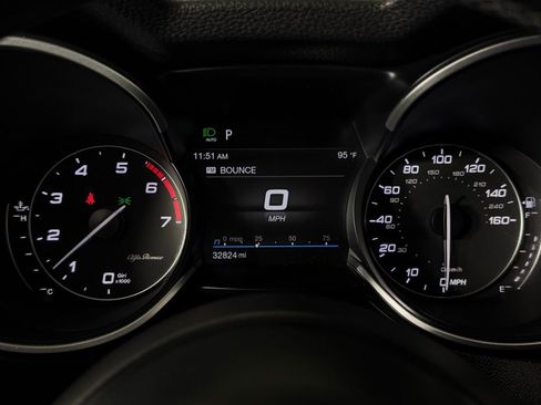 Used 2023 Alfa Romeo Stelvio Sprint RWD image 14