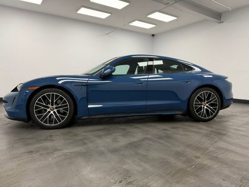 Used 2024 Porsche Taycan image 4