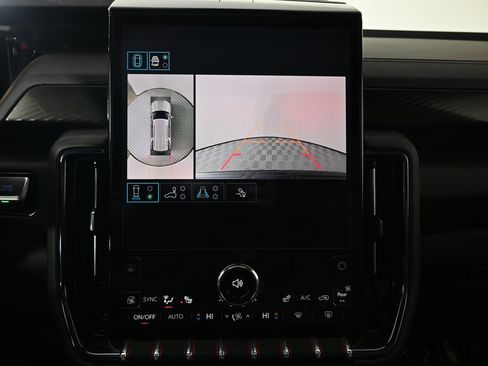 Used 2025 GMC Yukon AT4 image 29