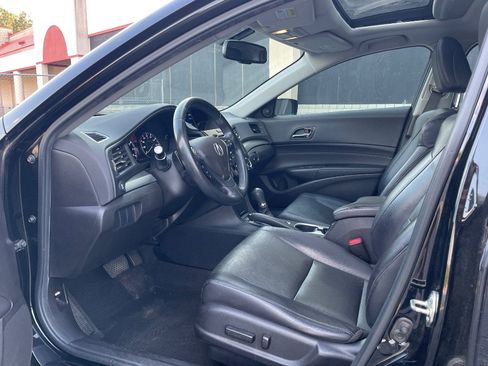 Used 2017 Acura ILX FWD image 2