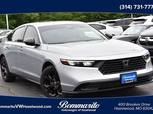 Used 2025 Honda Accord SE image 1