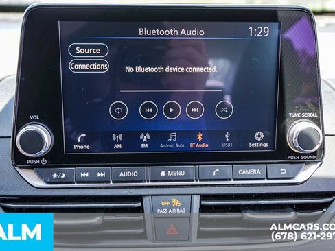 Used 2025 Nissan Altima 2.5 SV FWD image 35