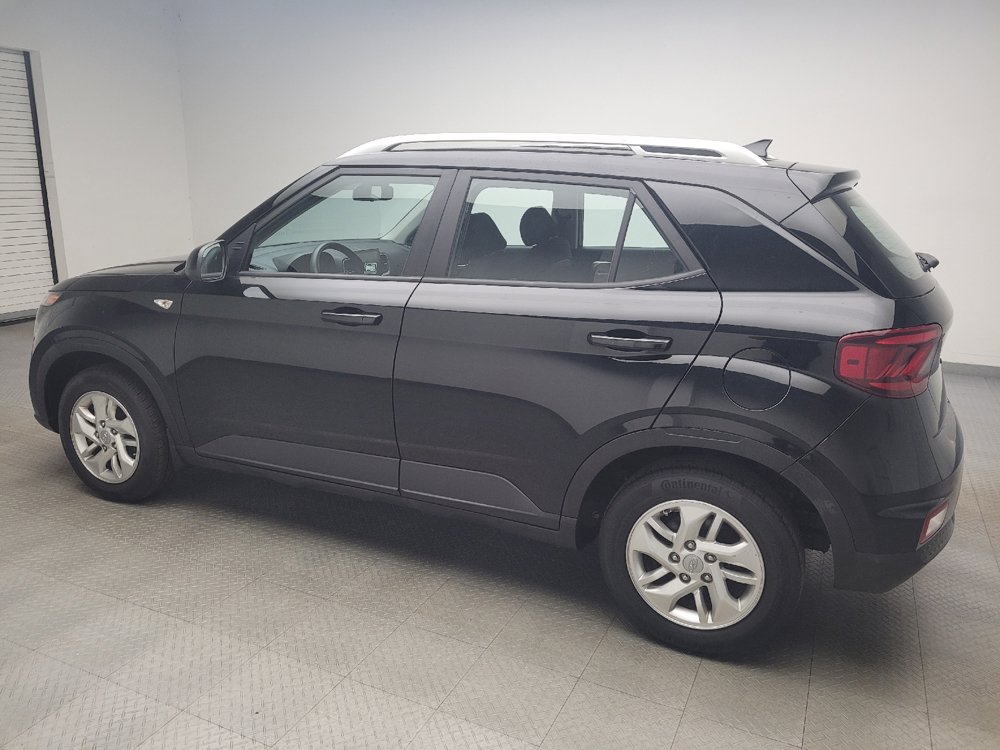Used 2020 Hyundai Venue SEL FWD image 3