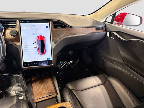 Used 2018 Tesla Model S 75D image 24