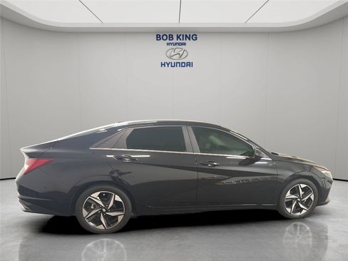 Used 2021 Hyundai Elantra SEL w/ Convenience + Premium Package FWD image 6