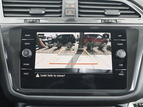 Used 2020 Volkswagen Tiguan SE FWD image 45