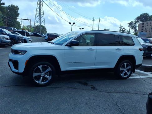 Certified 2026 Jeep Grand Cherokee L Limited w/ MOPAR Finishing Package AWD/4WD image 8