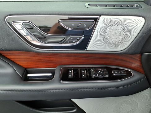 Used 2022 Lincoln Navigator L Reserve AWD/4WD image 11