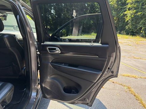 Used 2018 Jeep Grand Cherokee Overland AWD/4WD image 21