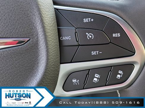 New 2026 Chrysler Pacifica Select image 20