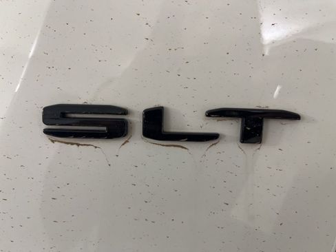 Used 2023 GMC Acadia SLT w/ Elevation Edition FWD image 49
